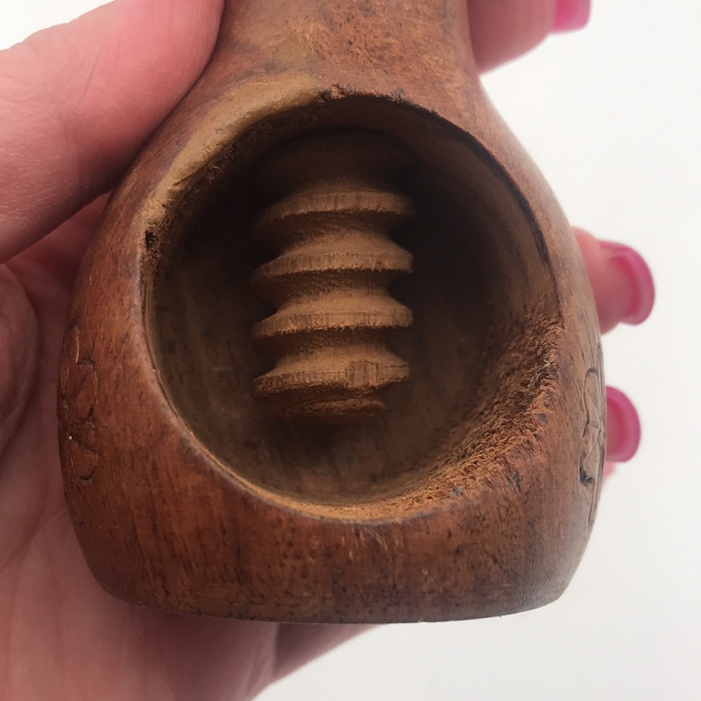 VTG Hand‎ Carved Mushroom Shape Nut Cracker from Italy - Picture 3 of 7